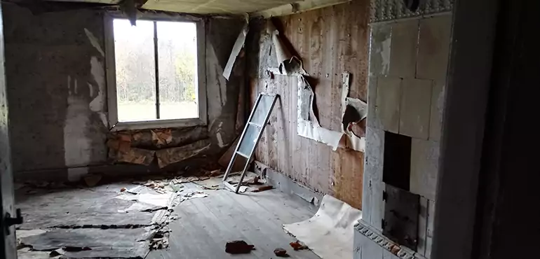 Why Selling a Distressed House Through Traditional Methods Fails in New Orleans
